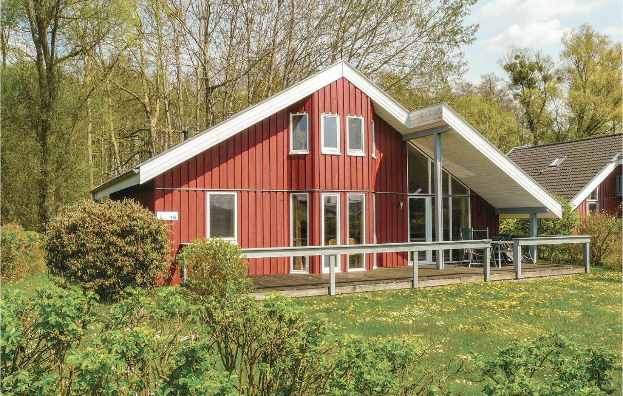 Cozy Home In Rechlin With Wifi Exterior photo